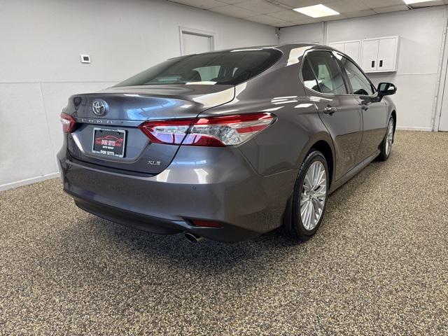 Photo of 2018 Predawn Gray Mica Toyota Camry