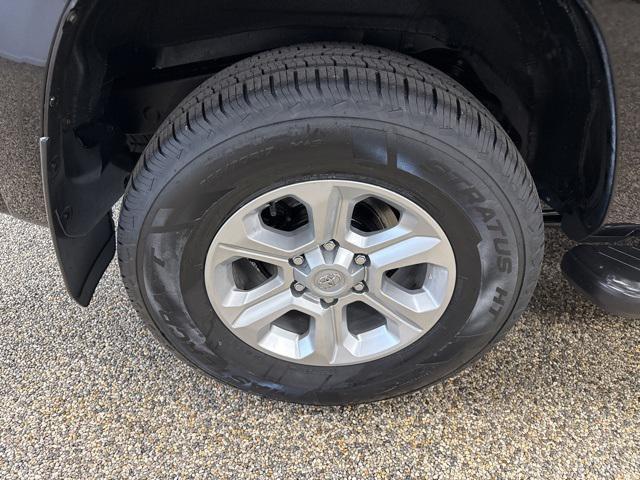 Photo of 2022 Midnight Black Metallic Toyota 4Runner