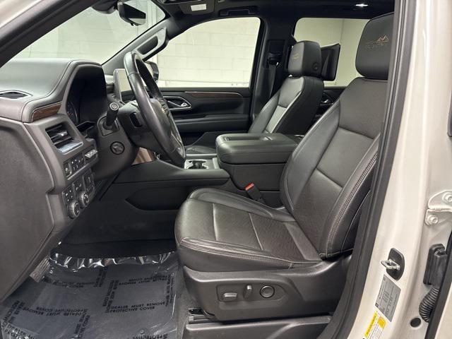Photo of 2021 Iridescent Pearl Tricoat Chevrolet Suburban
