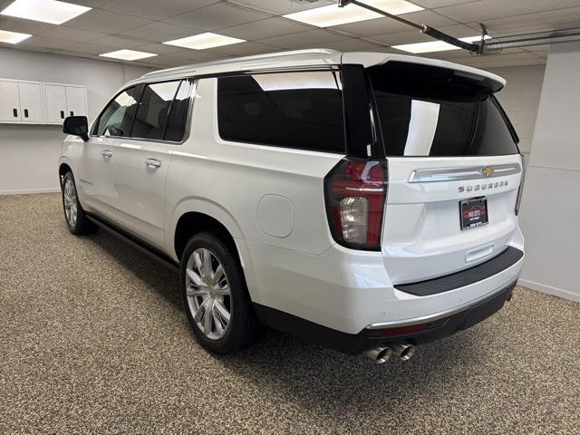 Photo of 2021 Iridescent Pearl Tricoat Chevrolet Suburban