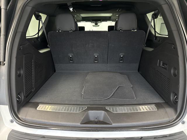 Photo of 2021 Iridescent Pearl Tricoat Chevrolet Suburban