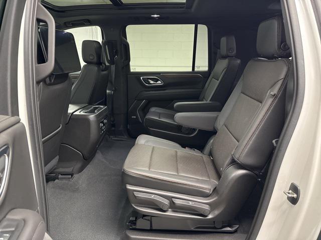 Photo of 2021 Iridescent Pearl Tricoat Chevrolet Suburban