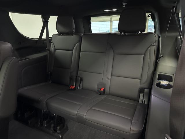 Photo of 2021 Iridescent Pearl Tricoat Chevrolet Suburban