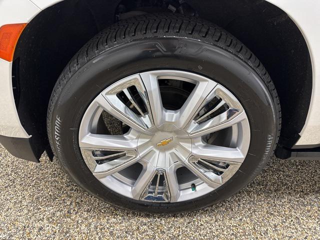 Photo of 2021 Iridescent Pearl Tricoat Chevrolet Suburban