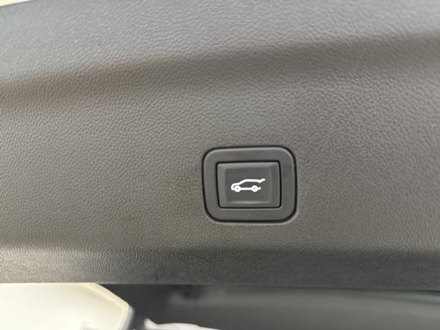 Photo of 2021 Iridescent Pearl Tricoat Chevrolet Suburban