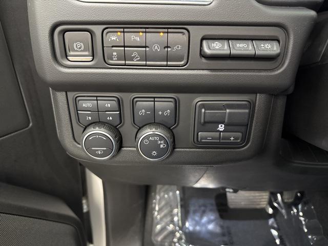 Photo of 2021 Iridescent Pearl Tricoat Chevrolet Suburban