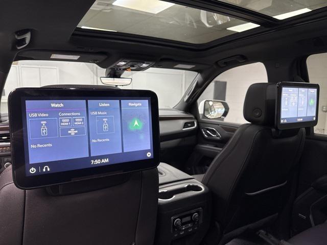 Photo of 2021 Iridescent Pearl Tricoat Chevrolet Suburban