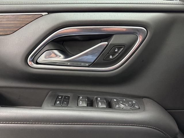 Photo of 2021 Iridescent Pearl Tricoat Chevrolet Suburban