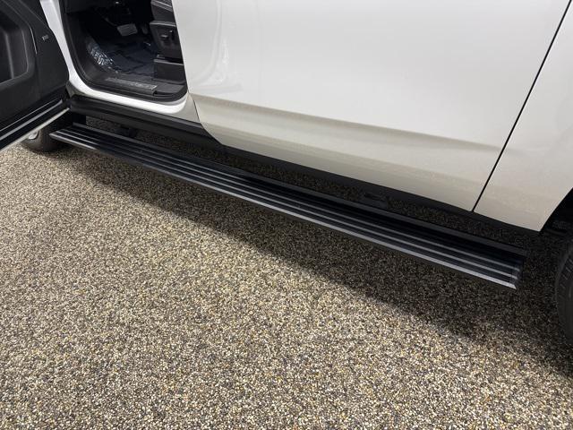 Photo of 2021 Iridescent Pearl Tricoat Chevrolet Suburban