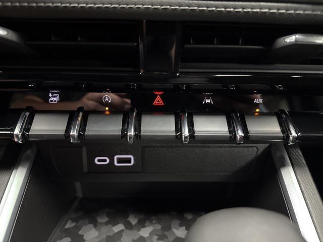 Photo of 2024 Glacier Blue Metallic Chevrolet Colorado