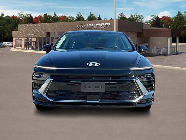 Photo of 2025 Black Hyundai SONATA