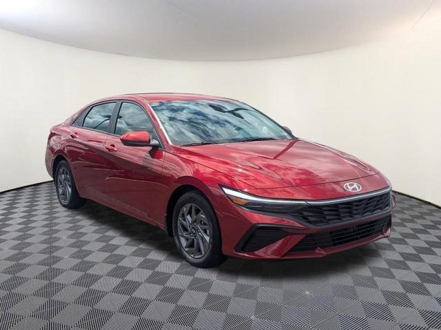 2024 Hyundai Elantra Hev