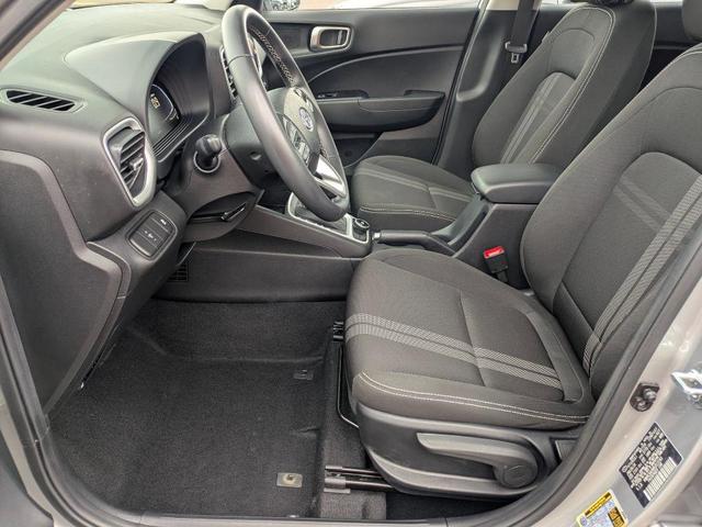 Photo of 2024 Shimmering Silver Hyundai VENUE