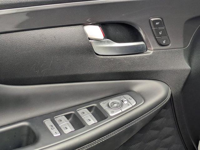 Photo of 2022 Quartz White Hyundai SANTA FE