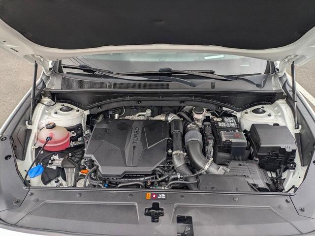 Photo of 2022 Quartz White Hyundai SANTA FE