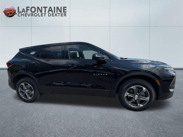 Photo of 2025 Black Chevrolet Blazer