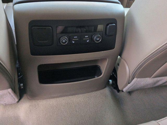Photo of 2018 Summit White Chevrolet Tahoe