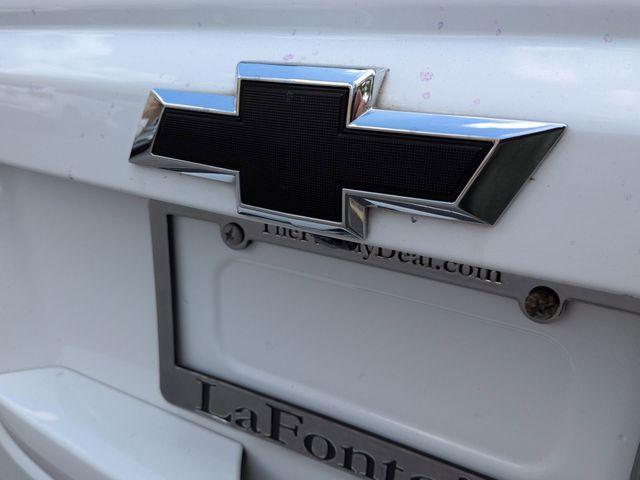 Photo of 2018 Summit White Chevrolet Tahoe