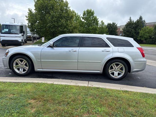 Photo of 2005 Bright Silver Clearcoat Metallic Dodge Magnum