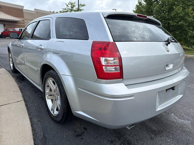 Photo of 2005 Bright Silver Clearcoat Metallic Dodge Magnum