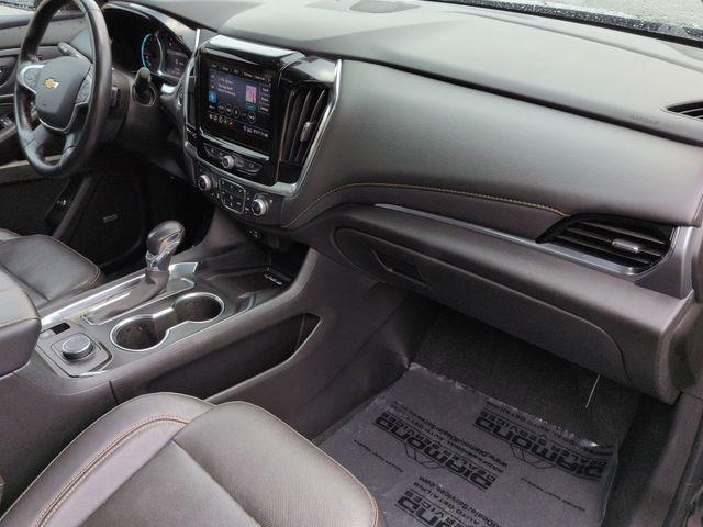 Photo of 2021 Mosaic Black Metallic Chevrolet Traverse