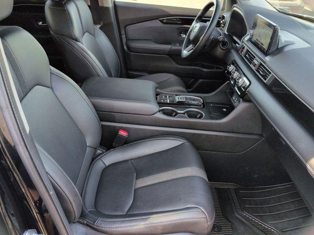 Photo of 2024 Crystal Black Pearl Honda Pilot