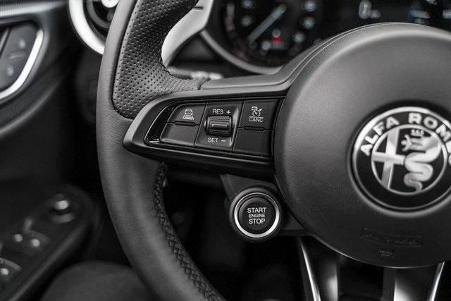 Photo of 2025 Verde Alfa Romeo Giulia