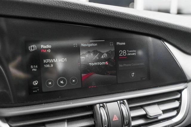 Photo of 2025 Verde Alfa Romeo Giulia