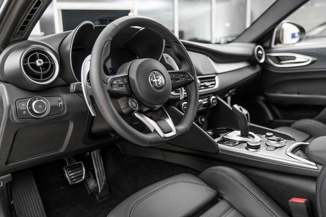 Photo of 2025 Verde Alfa Romeo Giulia