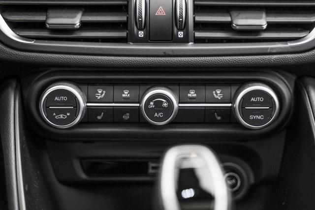 Photo of 2025 Verde Alfa Romeo Giulia