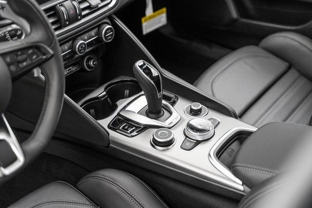 Photo of 2025 Verde Alfa Romeo Giulia
