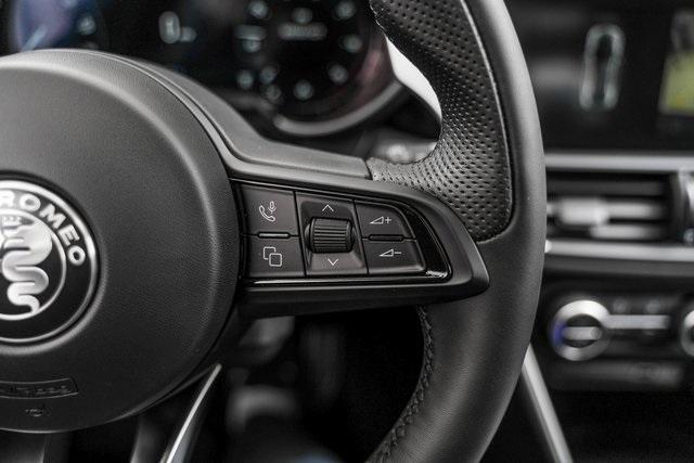 Photo of 2025 Verde Alfa Romeo Giulia