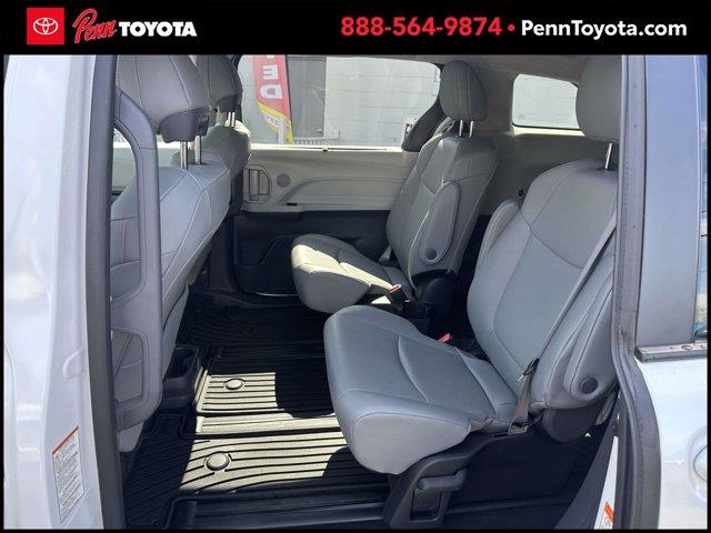 Photo of 2023 Wind Chill Pearl Toyota Sienna