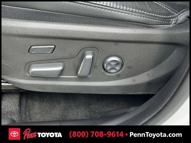 Photo of 2023 Quartz White Hyundai SANTA FE