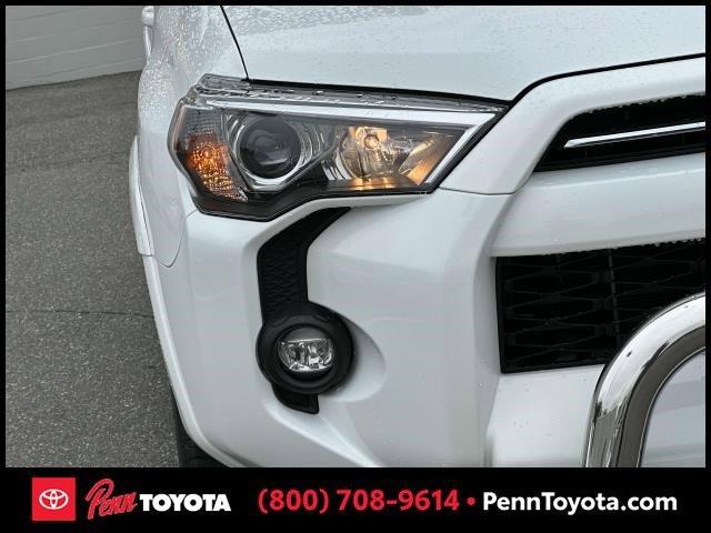 Photo of 2022 White Toyota 4Runner