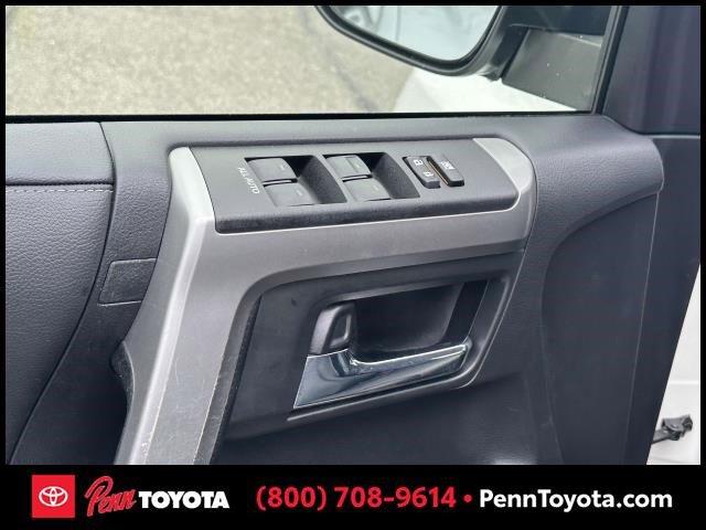 Photo of 2022 White Toyota 4Runner
