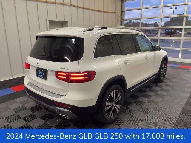 Photo of 2024 Polar White Mercedes-Benz GLB 250