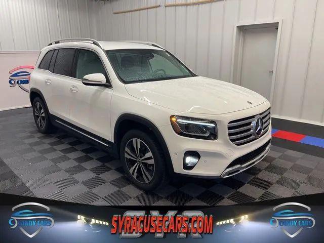 Photo of 2024 Polar White Mercedes-Benz GLB 250