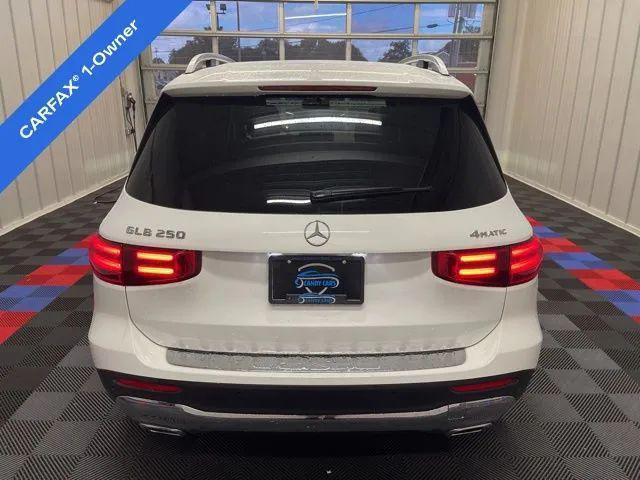Photo of 2024 Polar White Mercedes-Benz GLB 250