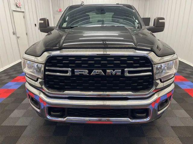 Photo of 2024 Diamond Black Crystal Pearlcoat RAM 2500