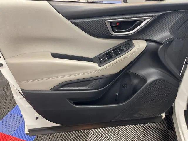 Photo of 2022 Crystal White Pearl Subaru Forester