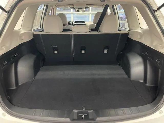 Photo of 2022 Crystal White Pearl Subaru Forester
