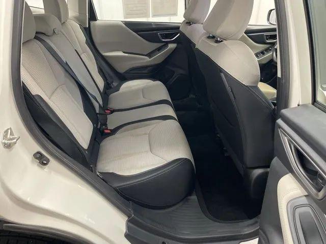 Photo of 2022 Crystal White Pearl Subaru Forester