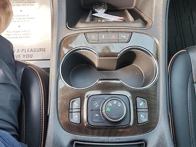 Photo of 2022 Summit White GMC Acadia