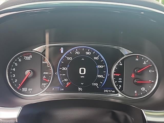 Photo of 2023 Iridescent Pearl Tricoat Chevrolet Traverse