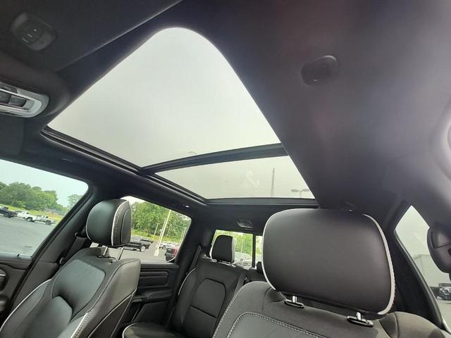 Photo of 2025 Diamond Black Crystal Pearlcoat RAM 1500