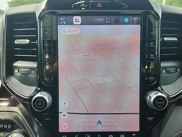 Photo of 2025 Diamond Black Crystal Pearlcoat RAM 1500