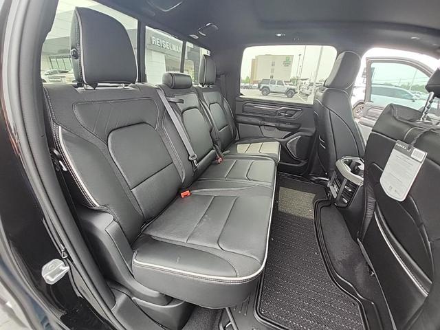 Photo of 2025 Diamond Black Crystal Pearlcoat RAM 1500