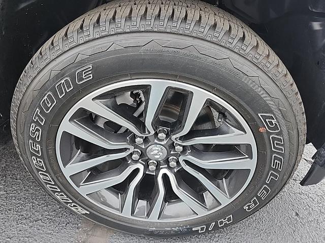 Photo of 2025 Diamond Black Crystal Pearlcoat RAM 1500