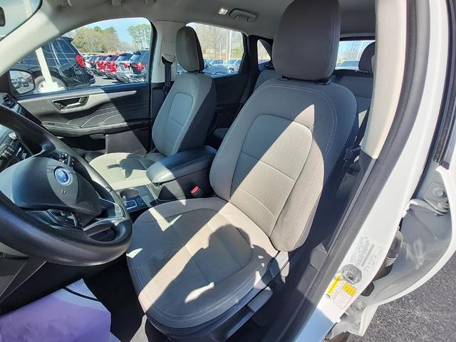 Photo of 2022 Oxford White Ford Escape